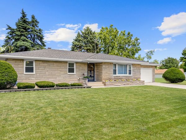 2225 W Arden Place, Joliet, IL 60435