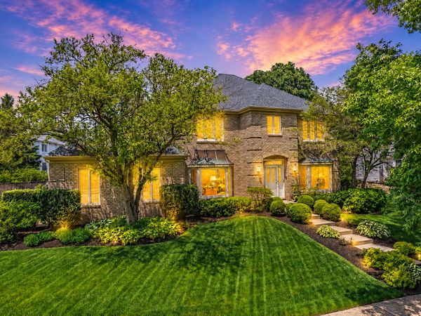 391 DuPahze Street, Naperville, IL 60565
