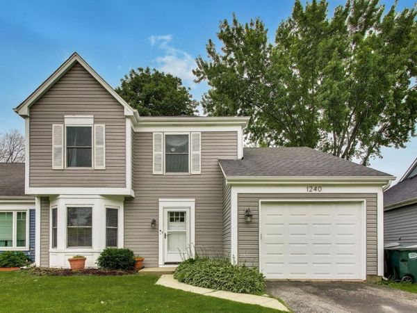 1240 Huntington Drive , Mundelein, IL 60060