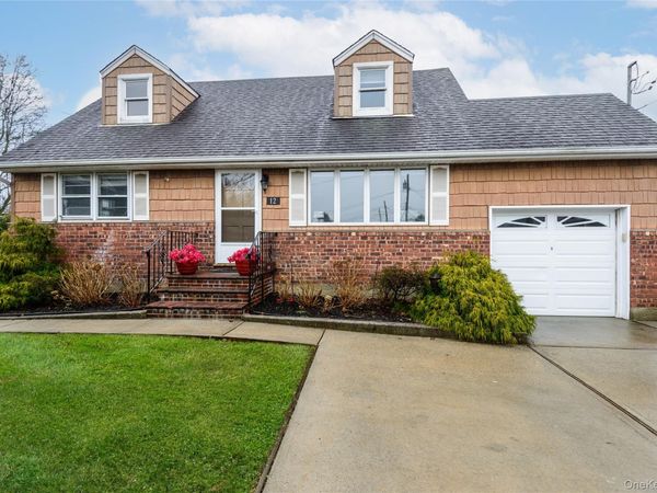 12 Prince Street , Hicksville, NY 11801