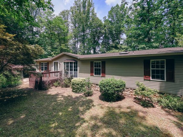 1280 Calvert RD , Vinton, VA 24179