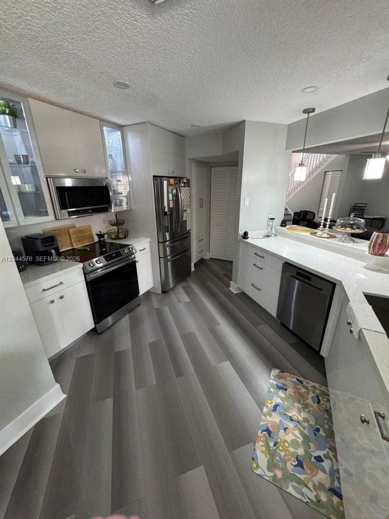 9267 W Sunrise Blvd , Plantation, FL 33322 Photo