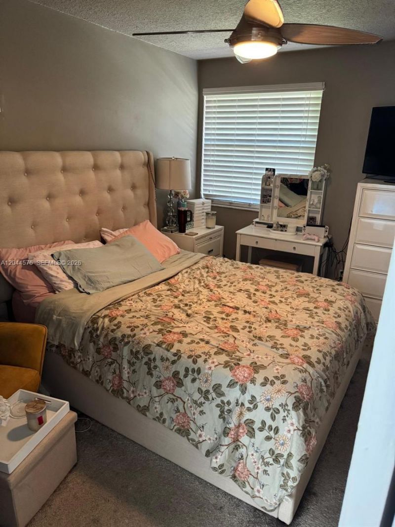 9267 W Sunrise Blvd , Plantation, FL 33322 Photo