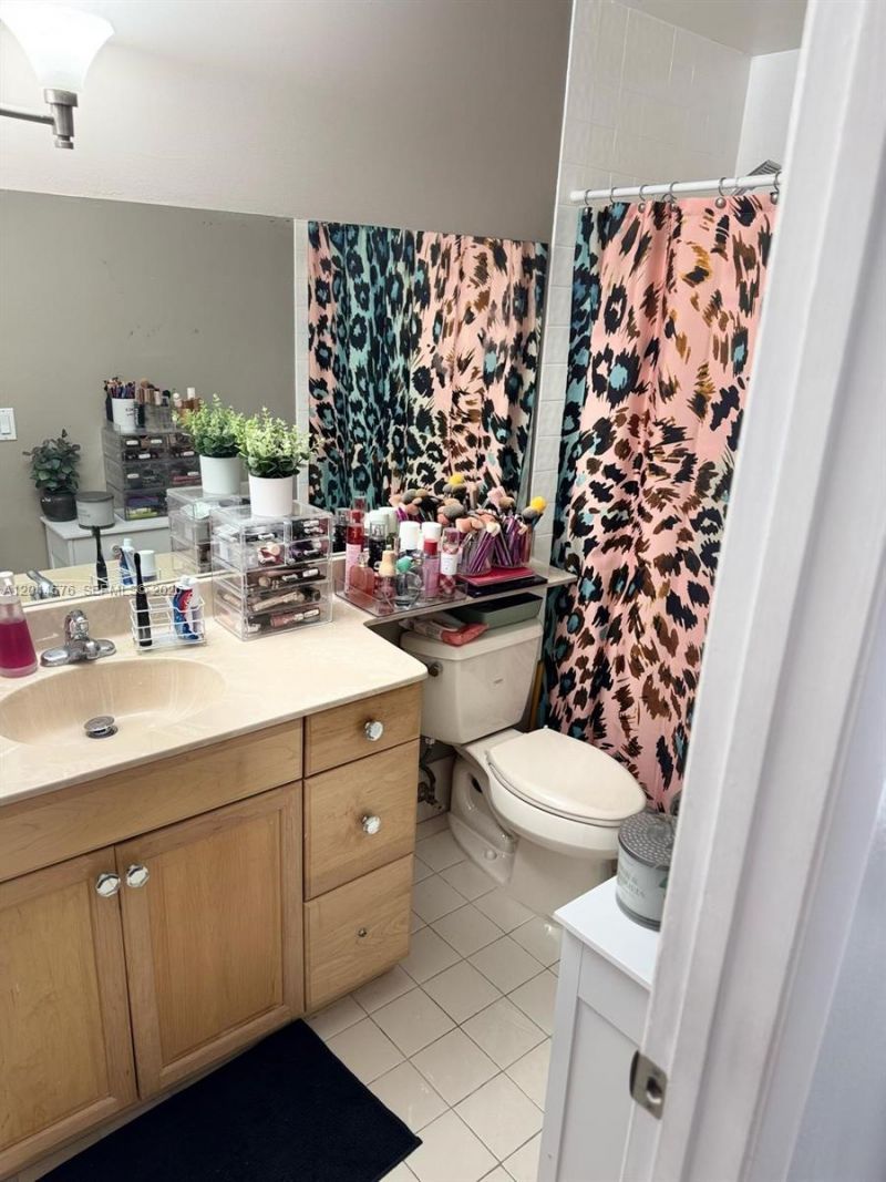 9267 W Sunrise Blvd , Plantation, FL 33322 Photo