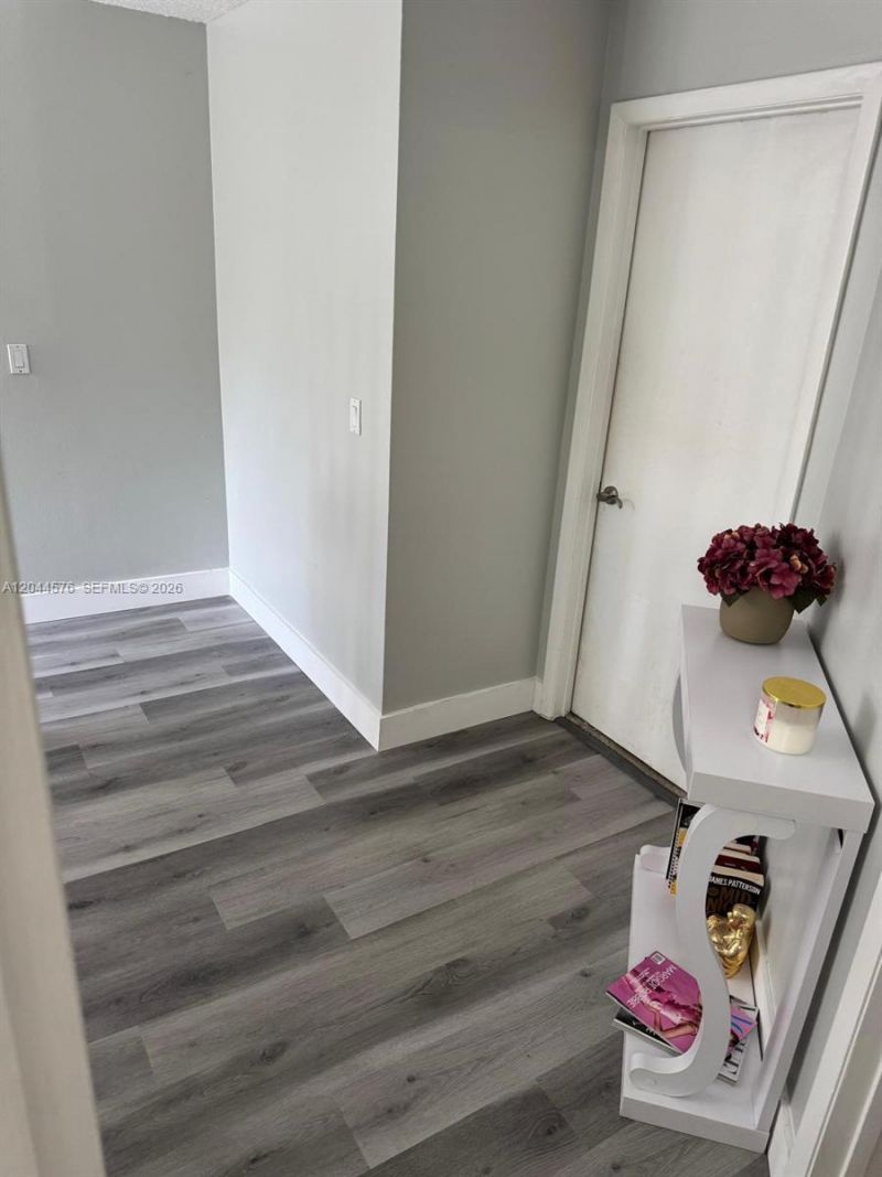 9267 W Sunrise Blvd , Plantation, FL 33322 Photo