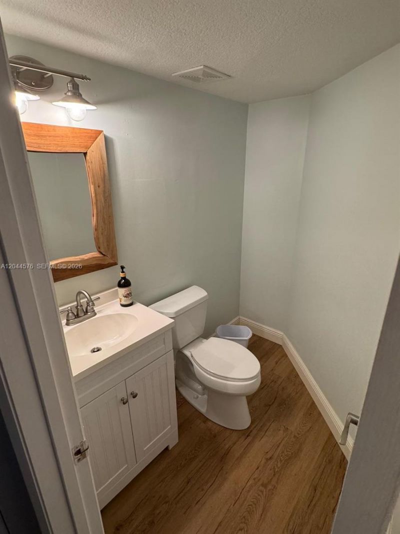 9267 W Sunrise Blvd , Plantation, FL 33322 Photo