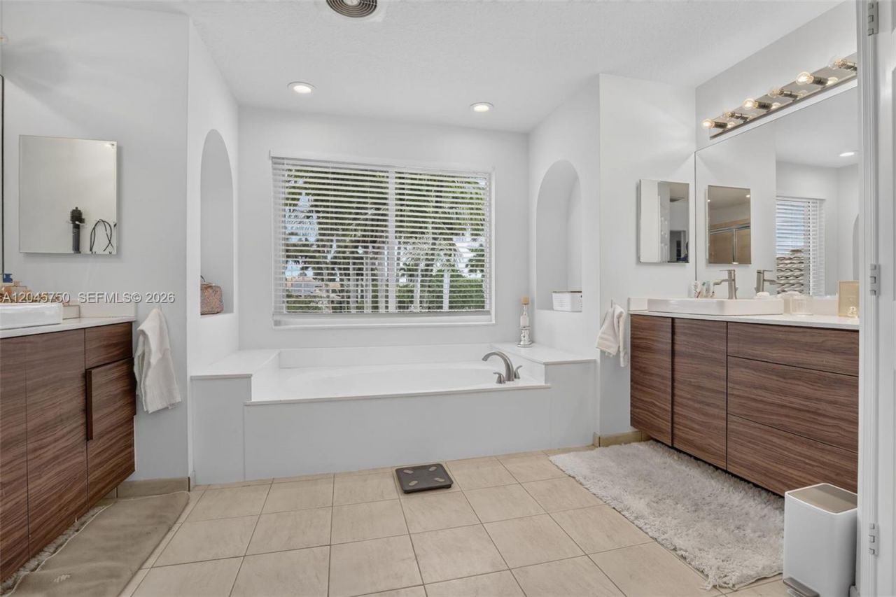 981 Waterside Cir, Weston, FL 33327 Photo