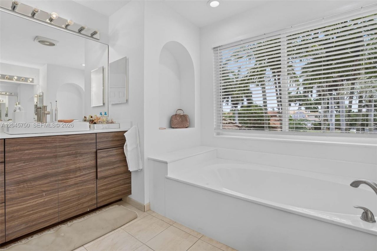 981 Waterside Cir, Weston, FL 33327 Photo