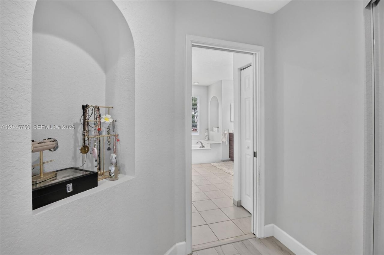 981 Waterside Cir, Weston, FL 33327 Photo