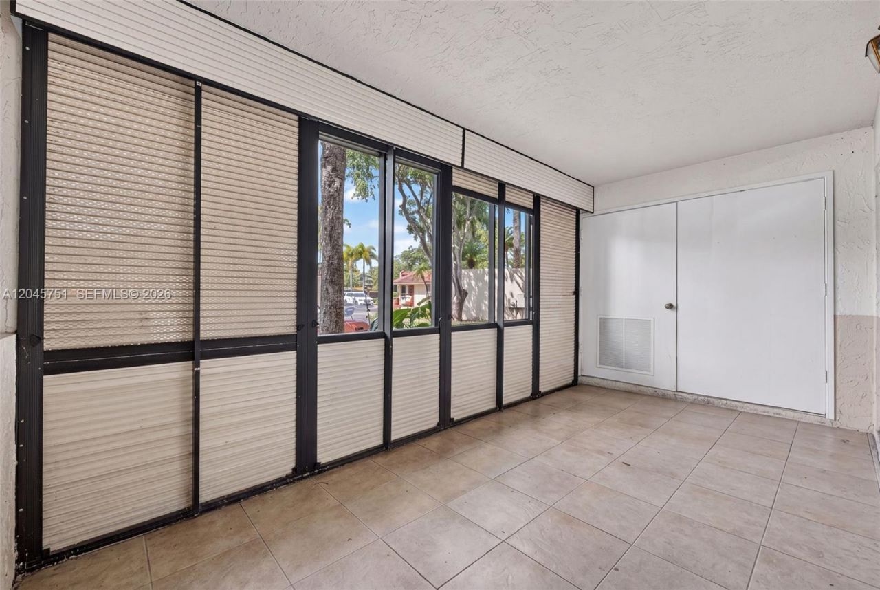 20065 NE 3rd Ct, Unit 5, Miami, FL 33179 Photo