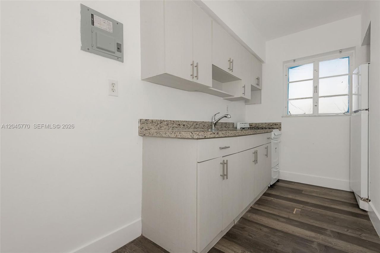 8340 Crespi Blvd , Unit 20, Miami Beach, FL 33141 Photo