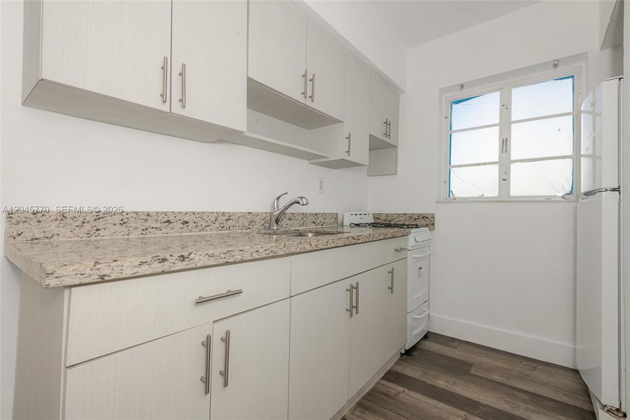 8340 Crespi Blvd , Unit 20, Miami Beach, FL 33141 Photo