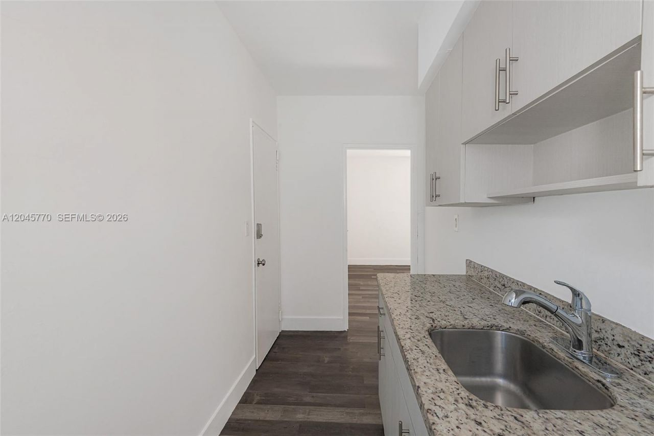 8340 Crespi Blvd , Unit 20, Miami Beach, FL 33141 Photo