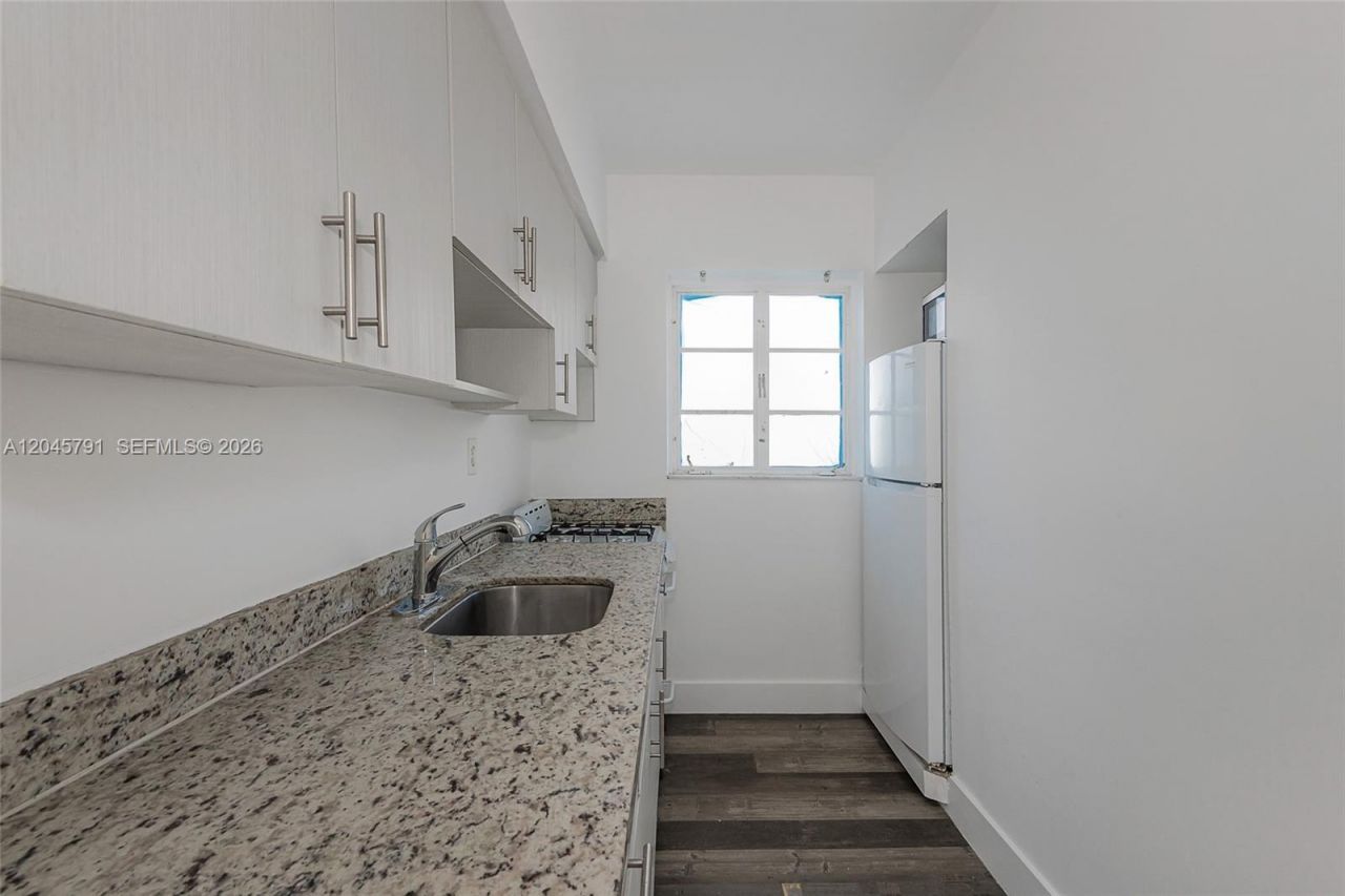 8340 Crespi Blvd , Unit 20, Miami Beach, FL 33141 Photo