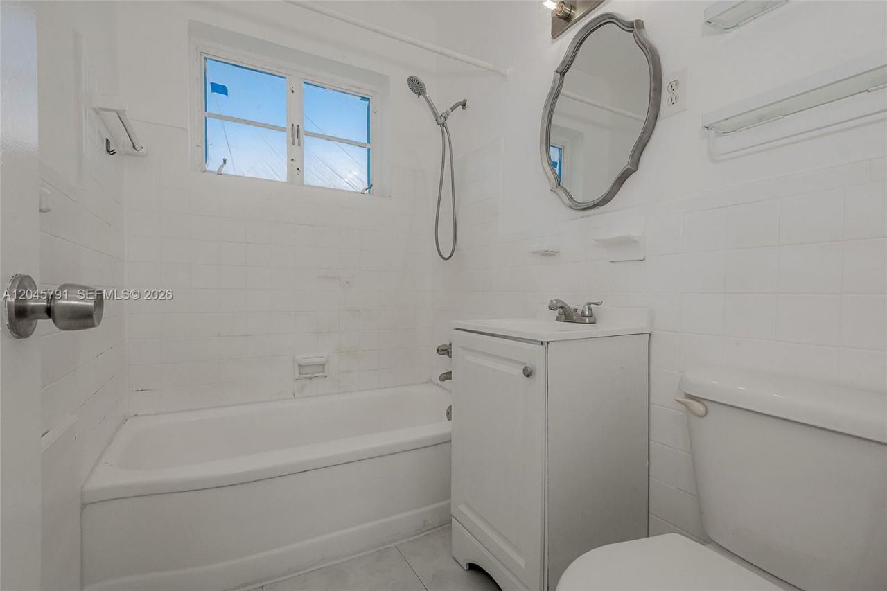 8340 Crespi Blvd , Unit 20, Miami Beach, FL 33141 Photo