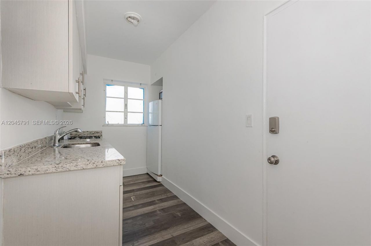 8340 Crespi Blvd , Unit 20, Miami Beach, FL 33141 Photo
