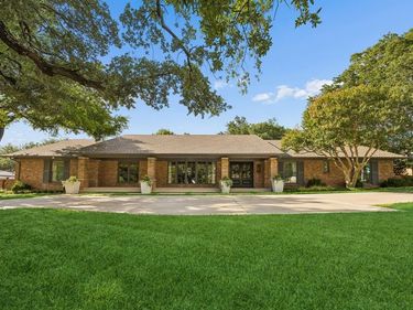6929 Elmridge Drive, Dallas, TX 75240