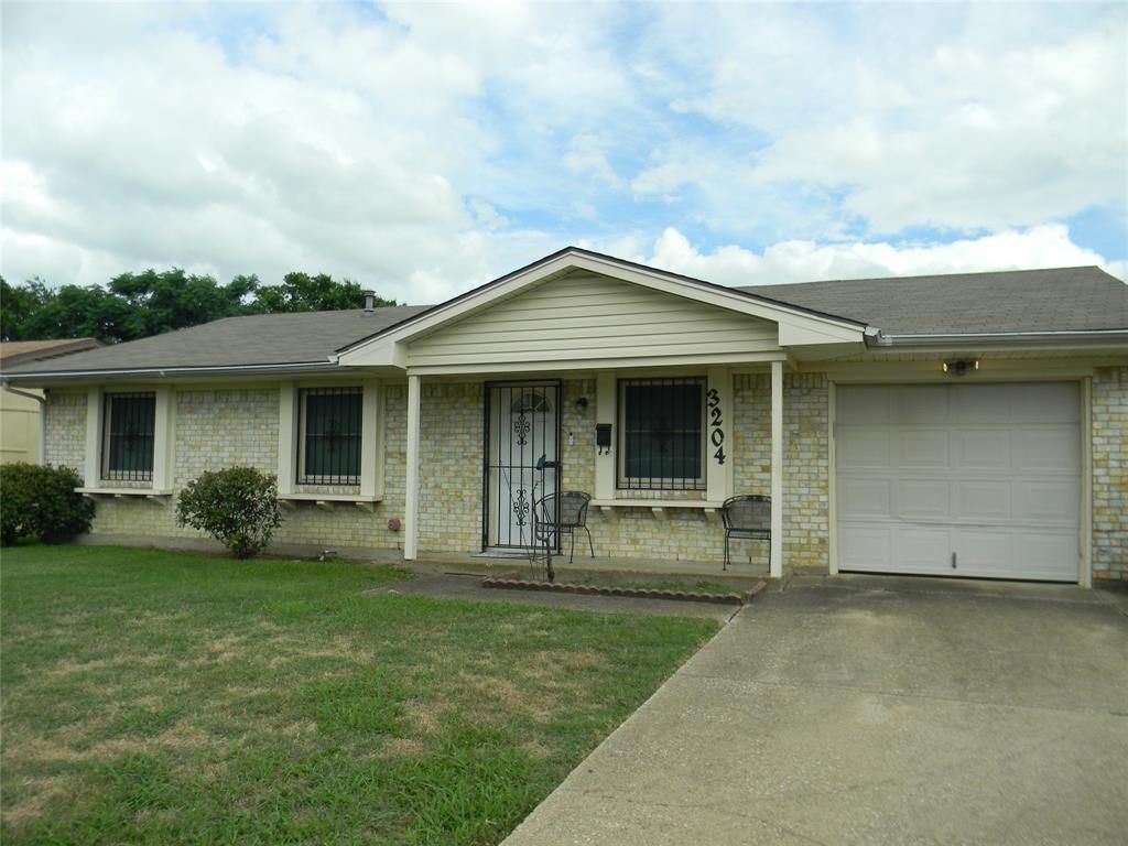 3204 Pacesetter Drive, Dallas, TX 75241 Main Photo