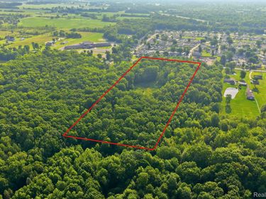 5296 county line road, Lenox Township, Mi 48050