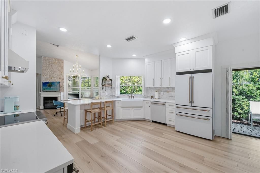 5900 Fountain Dr, Naples, FL 34119 Photo