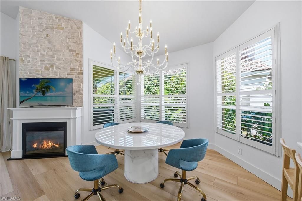 5900 Fountain Dr, Naples, FL 34119 Photo