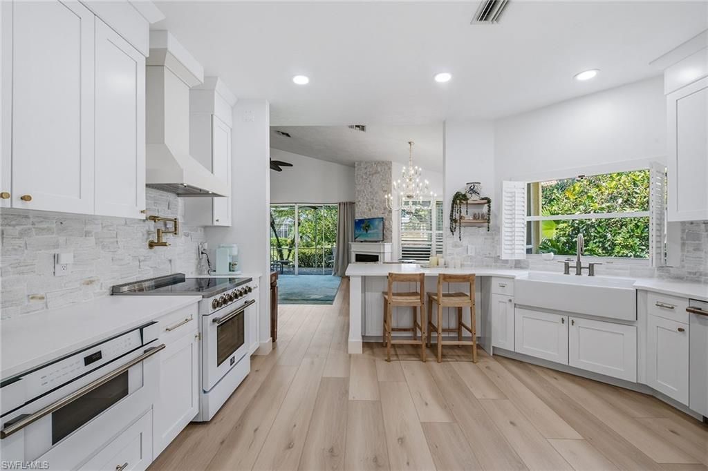 5900 Fountain Dr, Naples, FL 34119 Photo