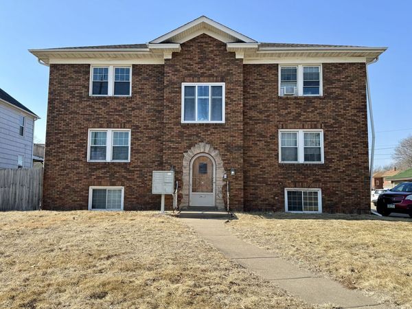 2612 N Harrison Street , Davenport, IA 52803