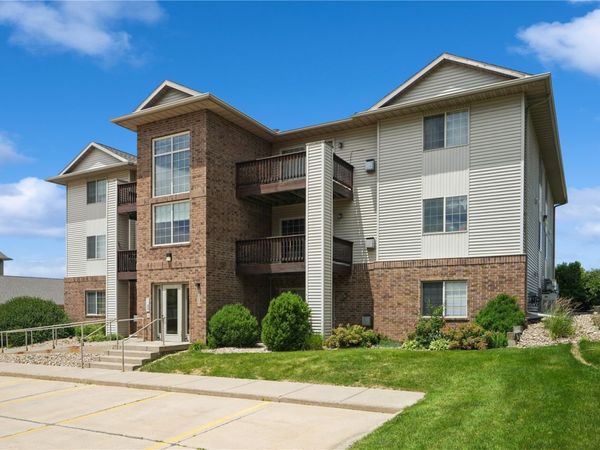 3010 Wilson SW, Unit 11, Cedar Rapids, IA 52404