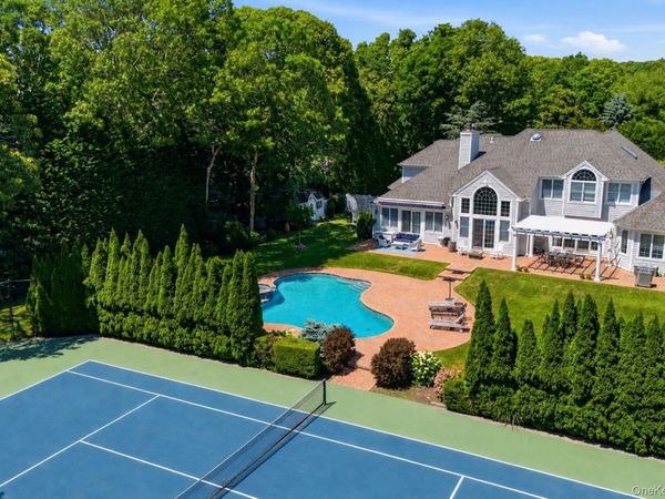 19 Cedarfield Lane , Westhampton, NY 11977