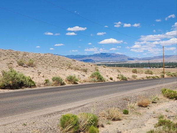 On Pajarito (DFW) Road SW, Albuquerque, NM 87121