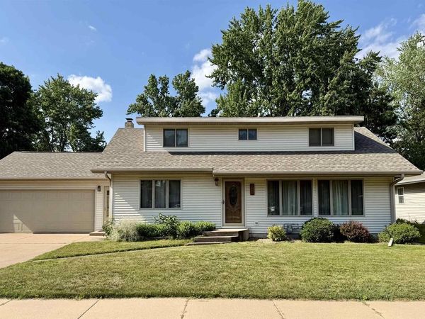 535 PARK AVENUE, Waupaca, WI 54981