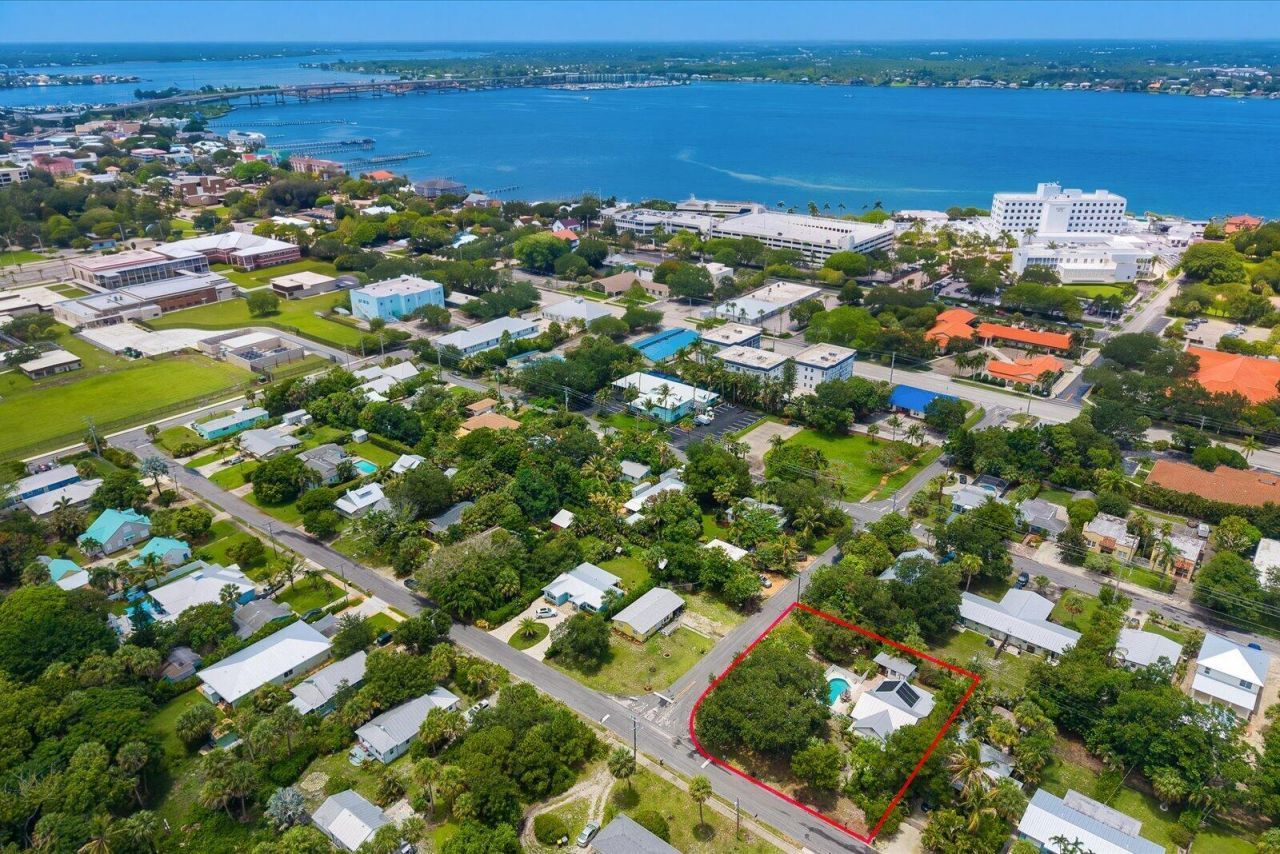 705 SE Stypmann Boulevard, Stuart, FL 34994 Photo