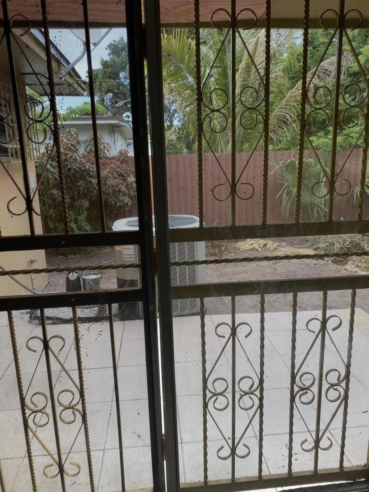 1050 NW 100th Street, Miami, FL 33150 Photo