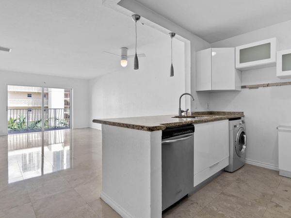 677 NE 24th Street, Unit 504, Miami, FL 33137