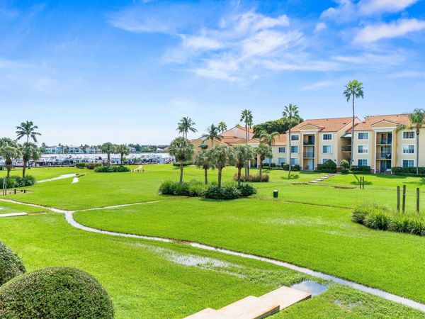 145 Yacht Club Way, Unit 210, Hypoluxo, FL 33462