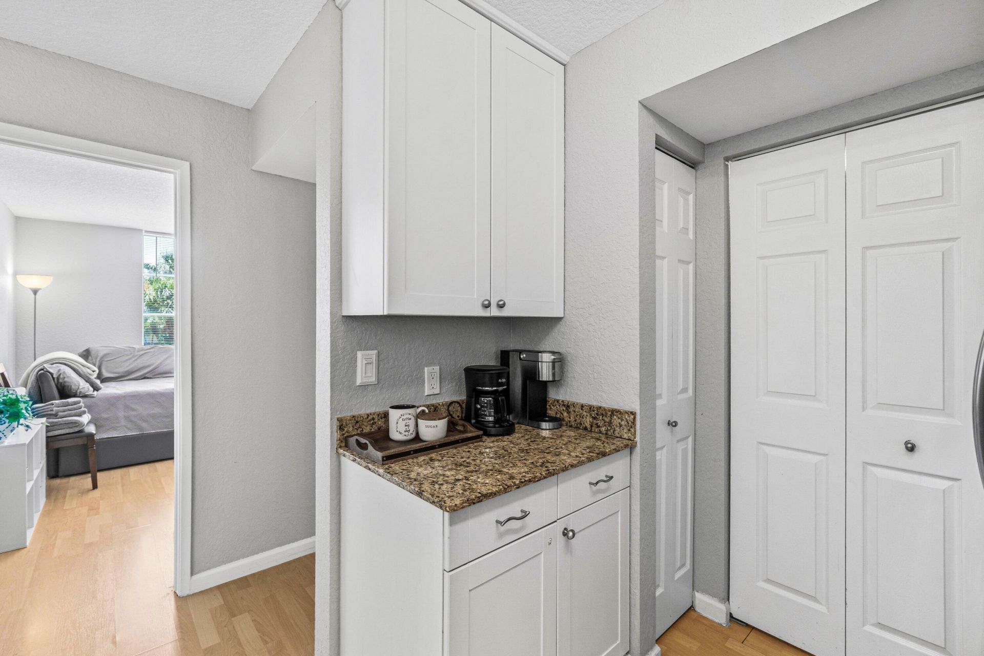 145 Yacht Club Way, Unit 210, Hypoluxo, FL 33462 Photo