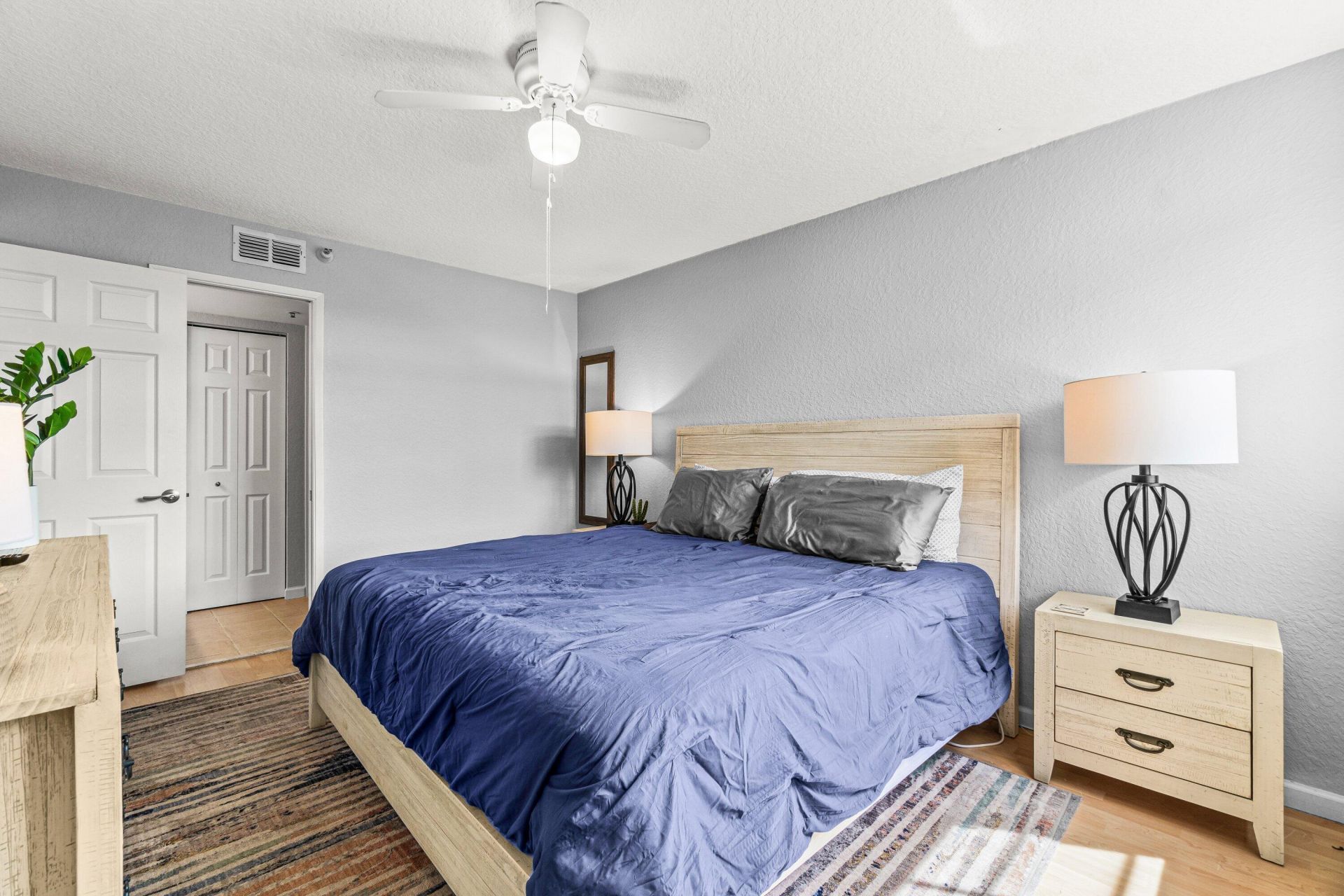 145 Yacht Club Way, Unit 210, Hypoluxo, FL 33462 Photo