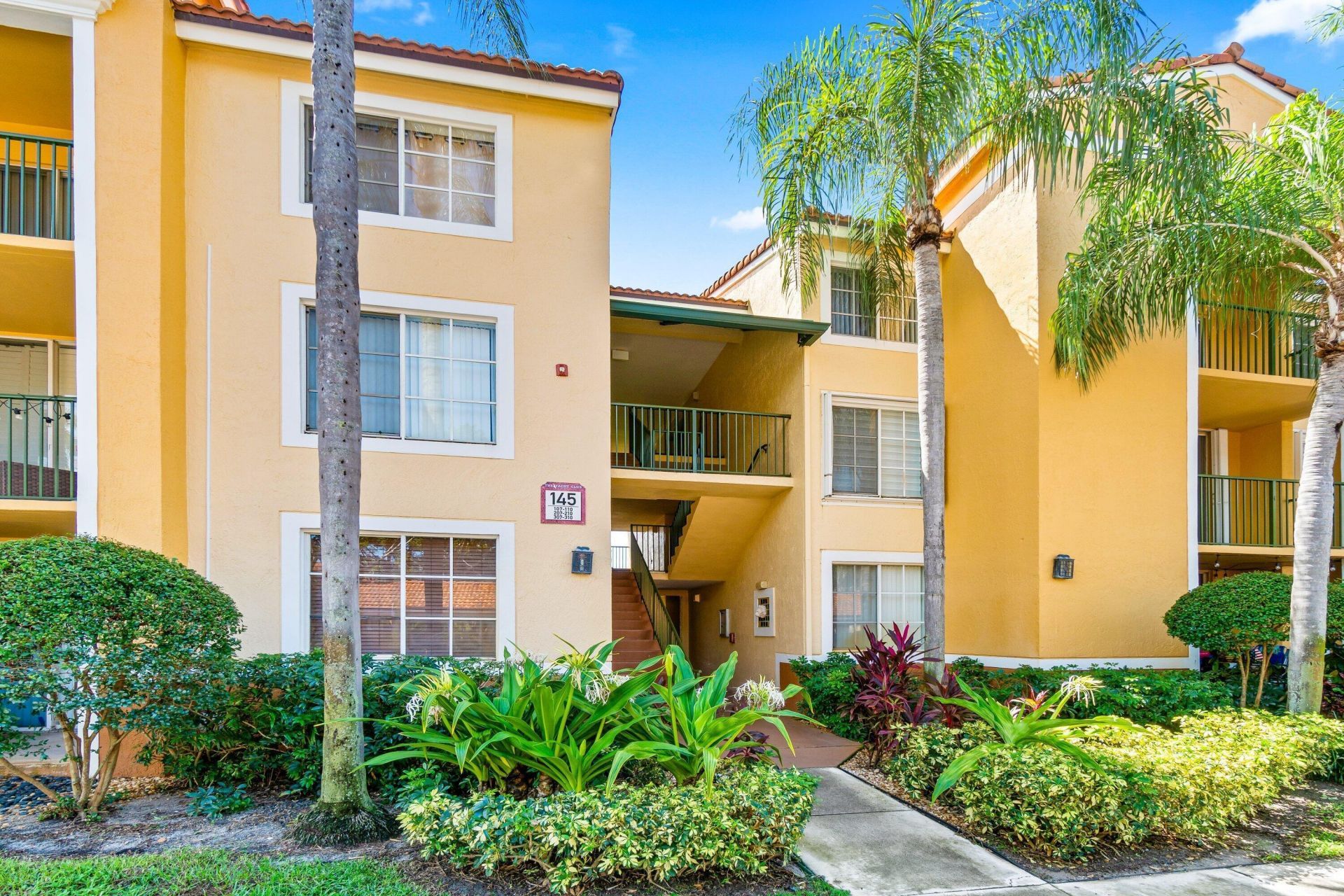 145 Yacht Club Way, Unit 210, Hypoluxo, FL 33462 Photo