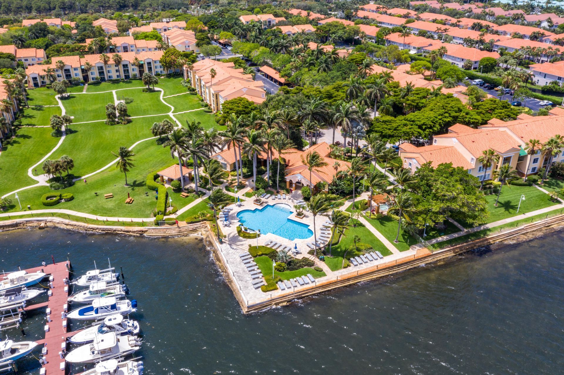 145 Yacht Club Way, Unit 210, Hypoluxo, FL 33462 Photo