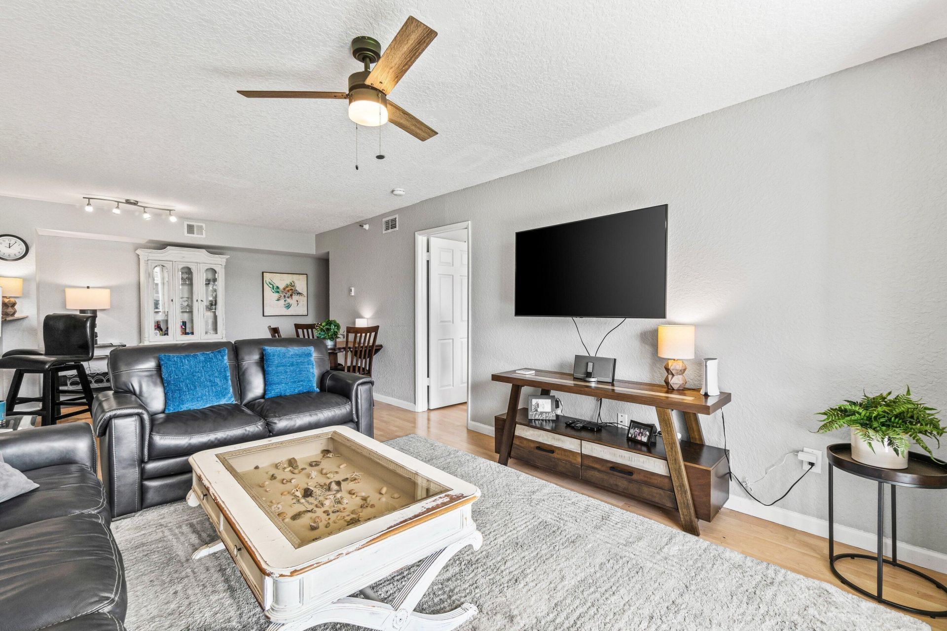 145 Yacht Club Way, Unit 210, Hypoluxo, FL 33462 Photo