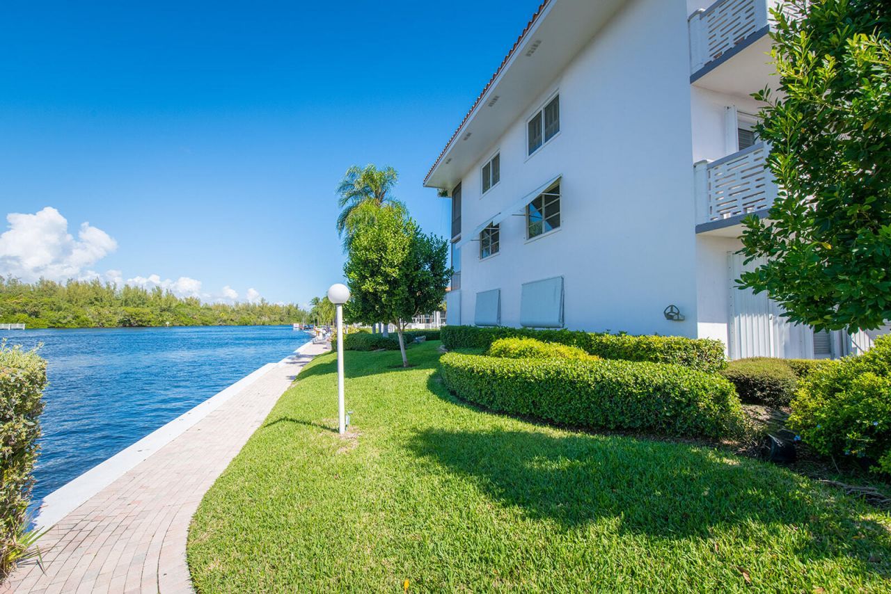 101 NE 19th Avenue, Unit 228, Deerfield Beach, FL 33441 Photo