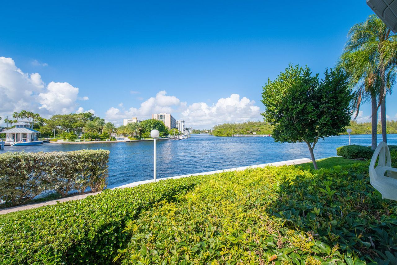 101 NE 19th Avenue, Unit 228, Deerfield Beach, FL 33441 Photo