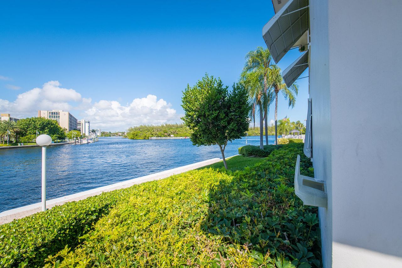 101 NE 19th Avenue, Unit 228, Deerfield Beach, FL 33441 Photo