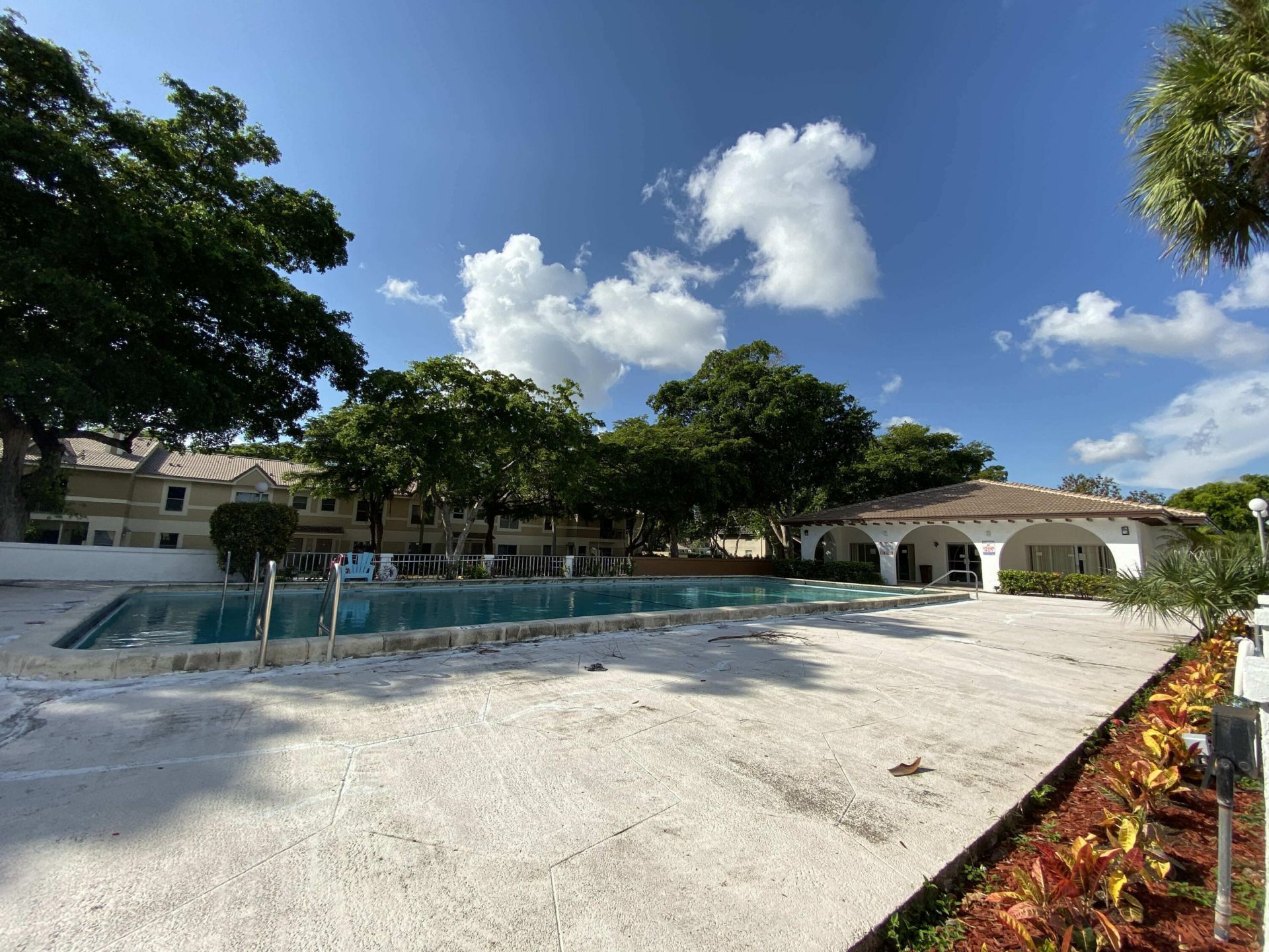 2810 Riverside Drive, Unit 201-4, Coral Springs, FL 33065 Photo