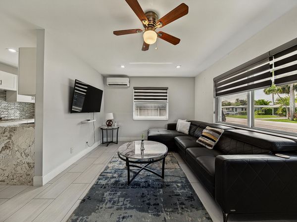 1004 NE 18th Street, Unit Front, Fort Lauderdale, FL 33305