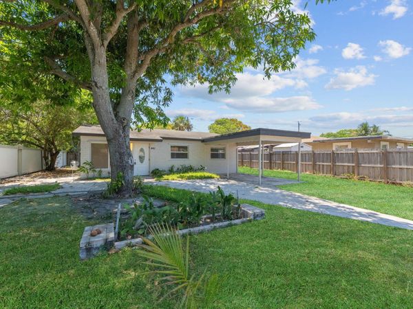 441 NW 1st Way, Deerfield Beach, FL 33441