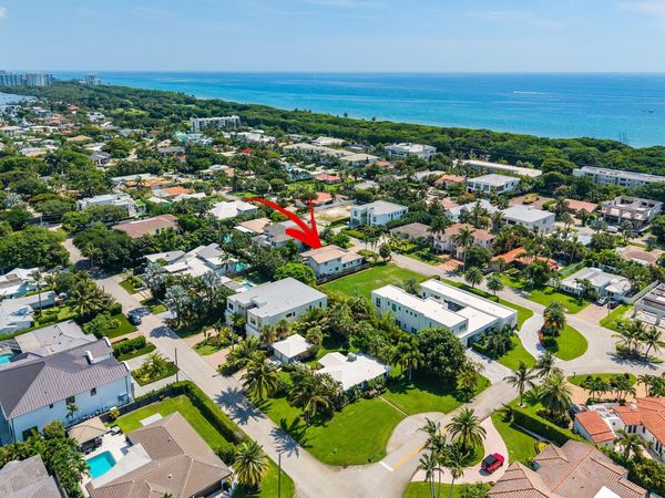 299 NE Wavecrest Court, Boca Raton, FL 33432