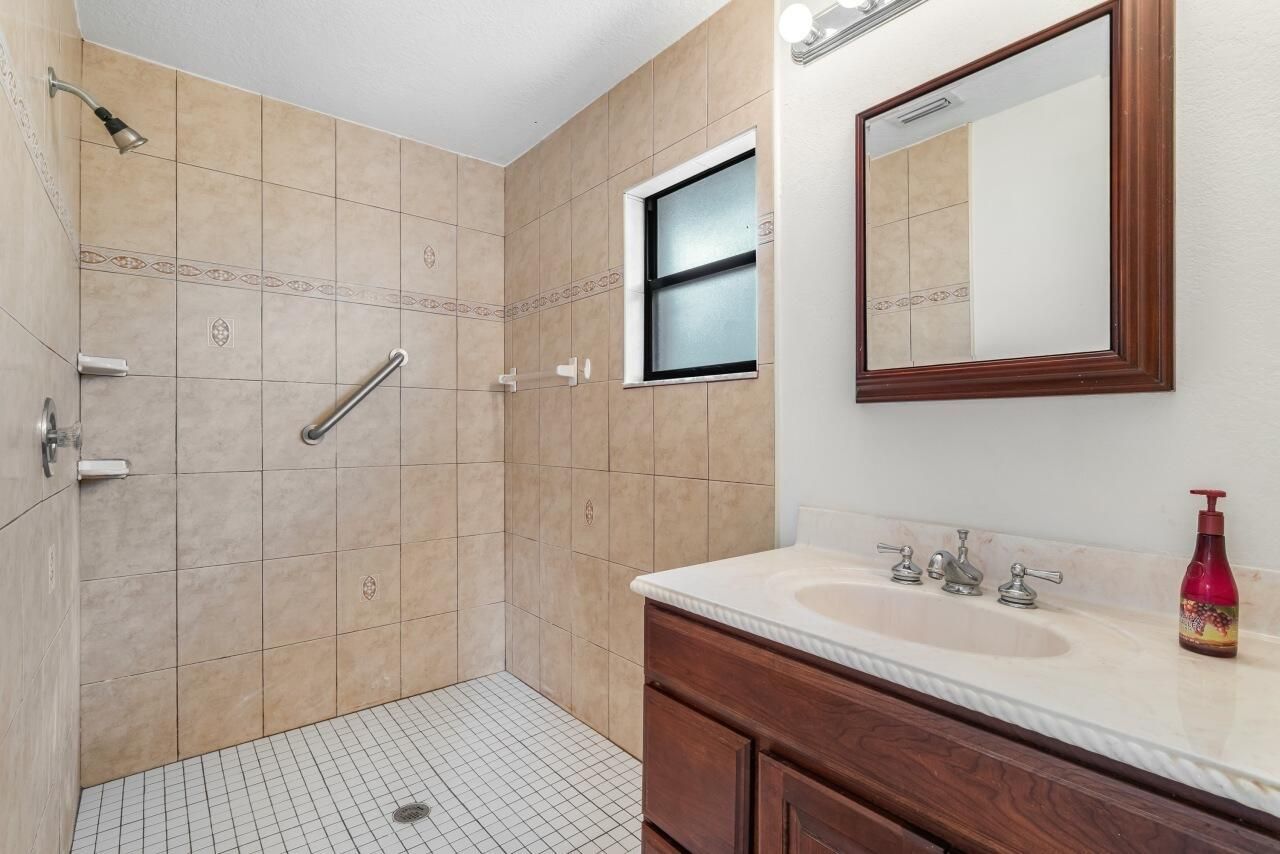1636 NE Darlich Avenue, Jensen Beach, FL 34957 Photo