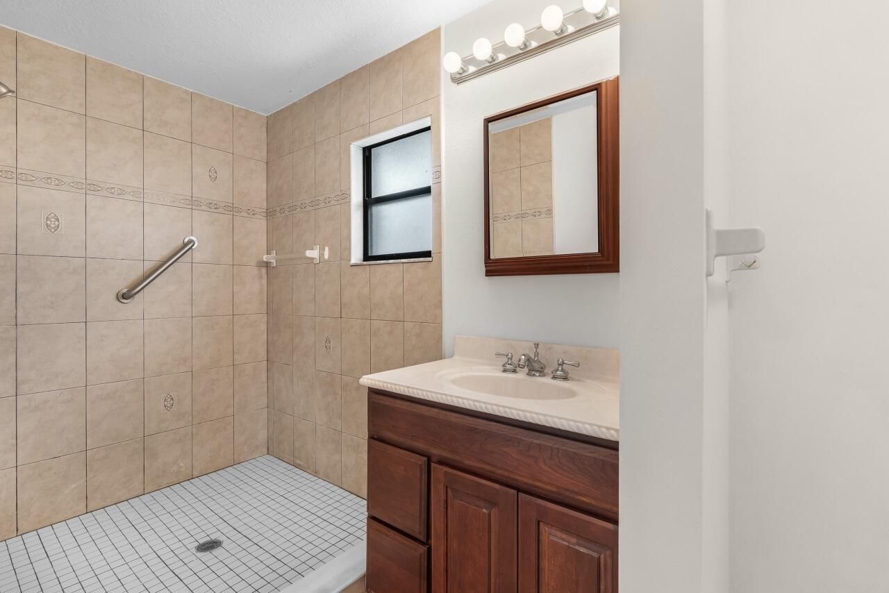 1636 NE Darlich Avenue, Jensen Beach, FL 34957 Photo