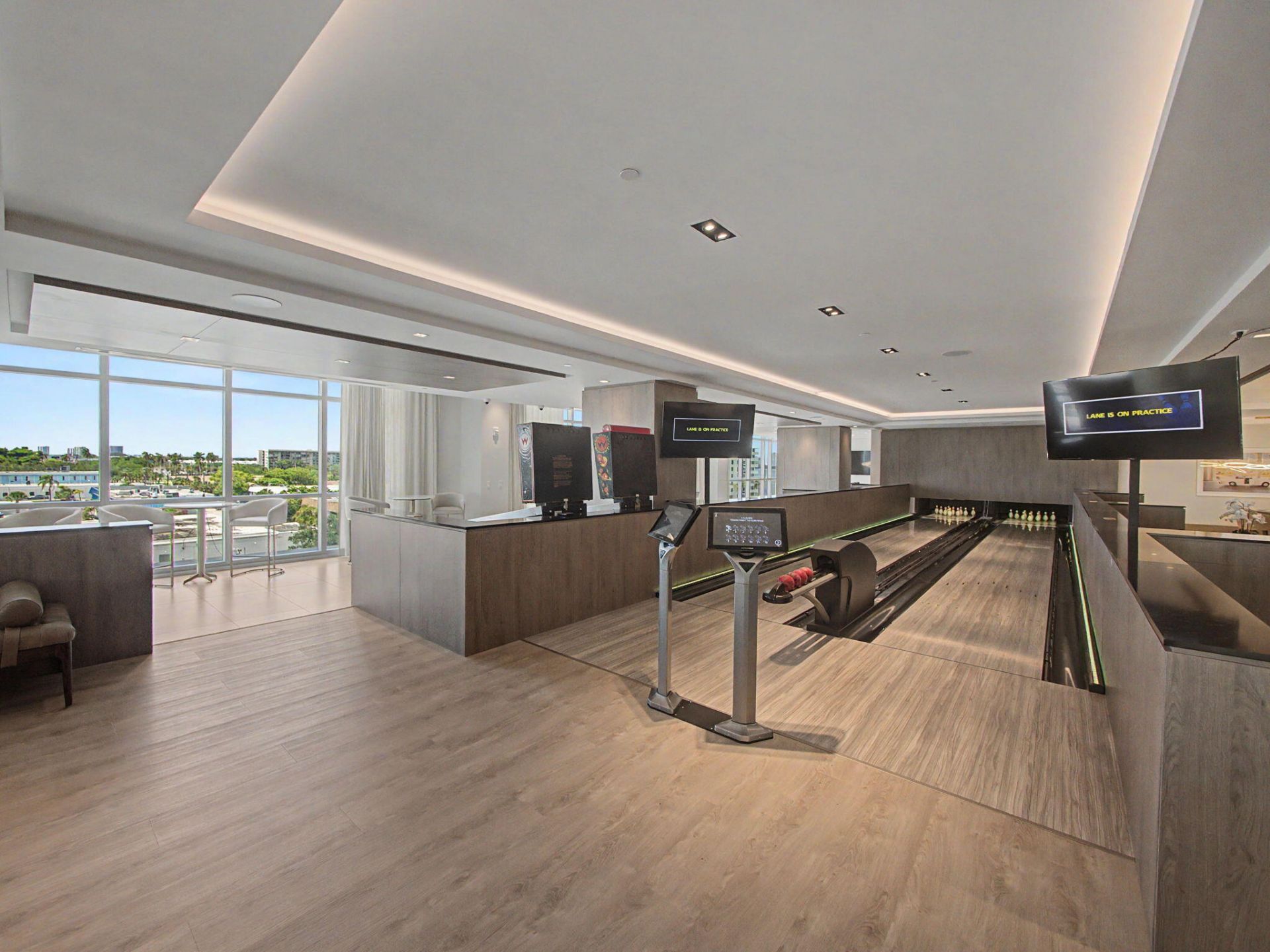 220 Lake Shore Drive, Unit 621, Lake Park, FL 33403 Photo